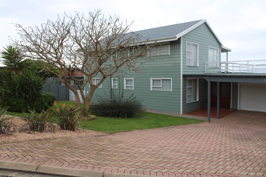 4 Bedroom Property for Sale in Stilbaai Wes Western Cape